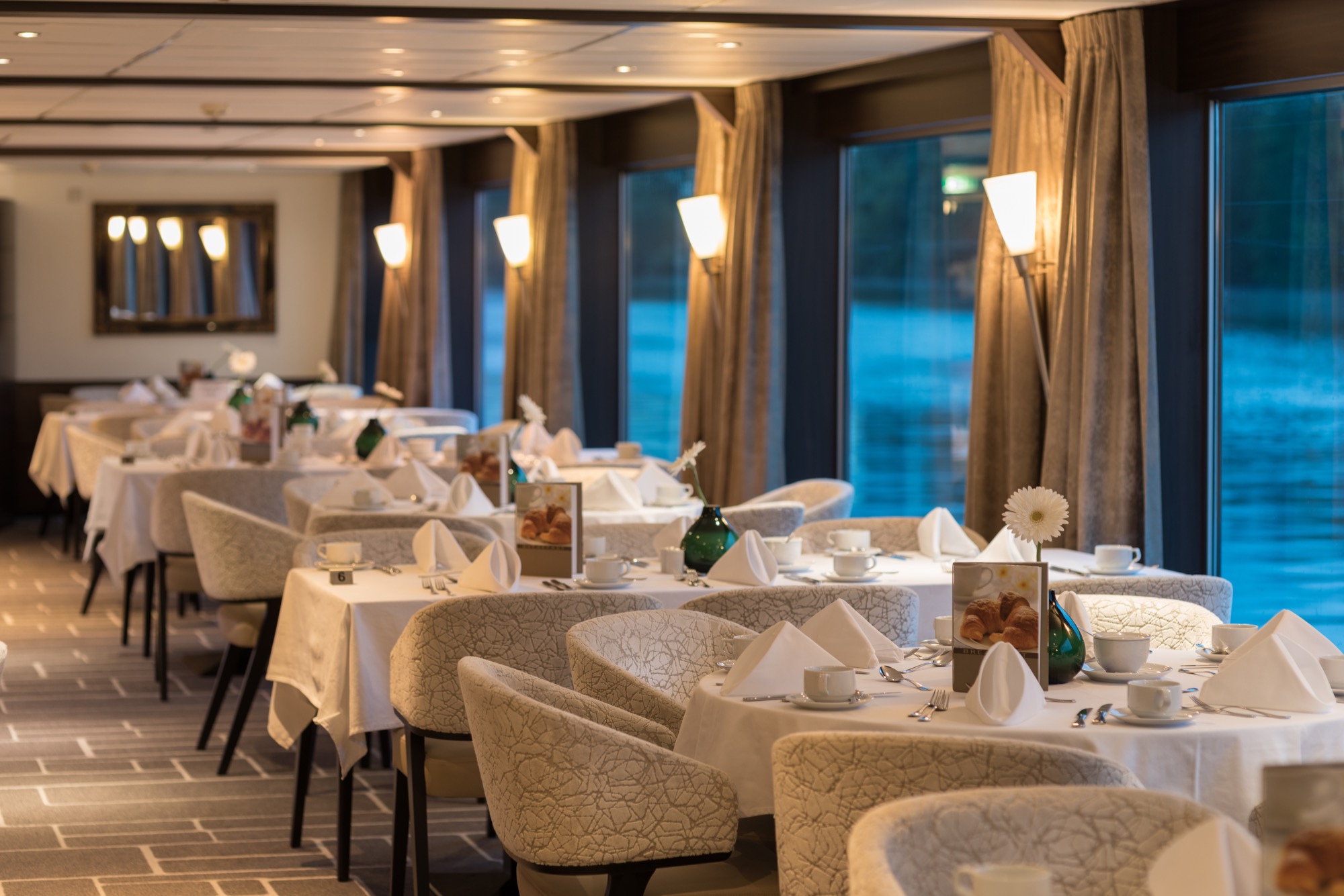 Amadeus River Cruises Amadeus Diamond Panorama Restaurant .jpg